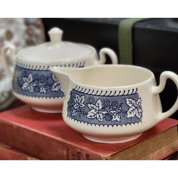 Vintage Homer Laughlin Cream & Sugar Set Stratwood Shakespeare Country Blue - Picture 1 of 10